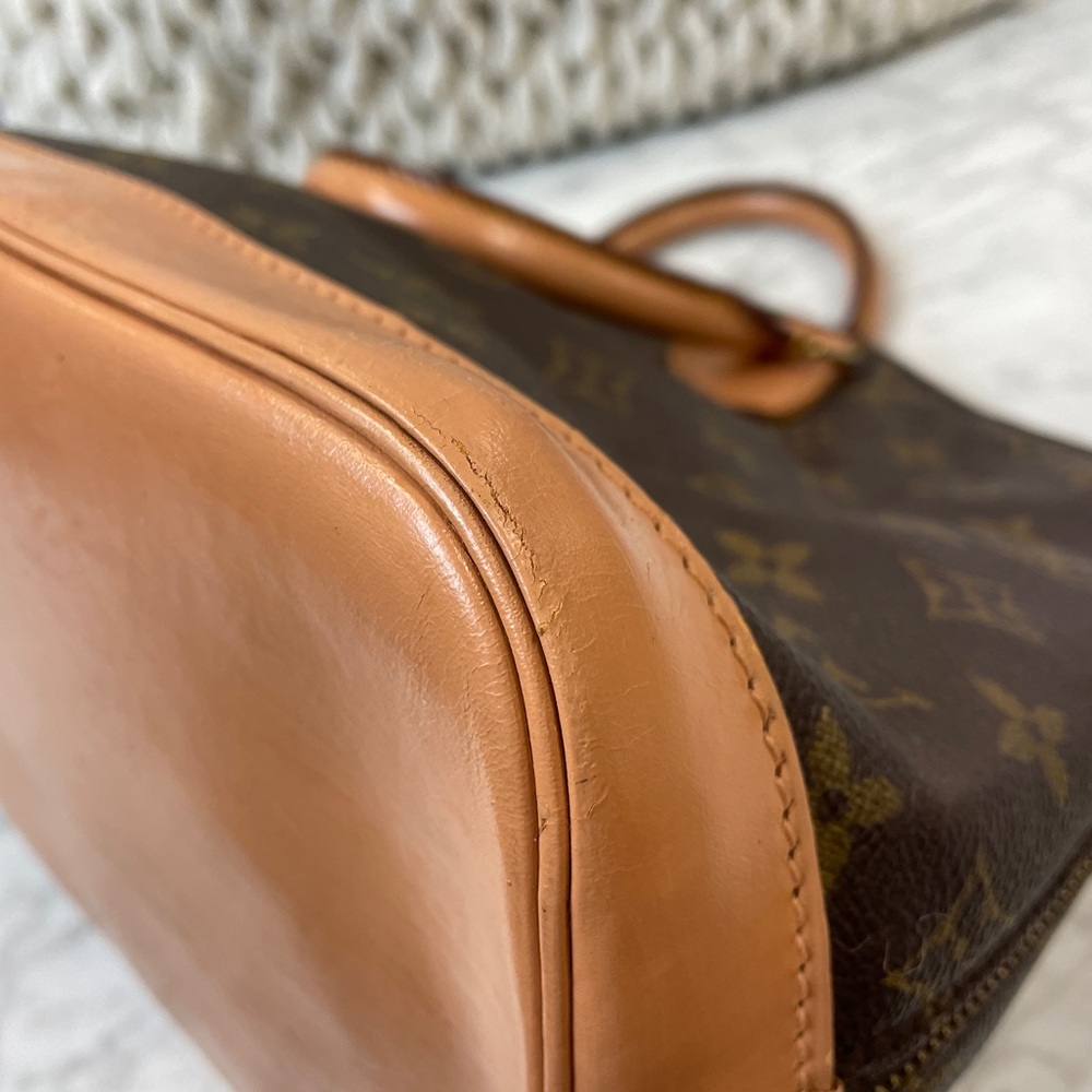 Louis Vuitton Monogram Alma - Picture 7 of 16